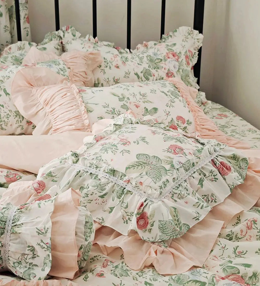 housses coussin fleur rose feuilles vertes vintage romantique opalescent adhésif rubans blancs coton carré
