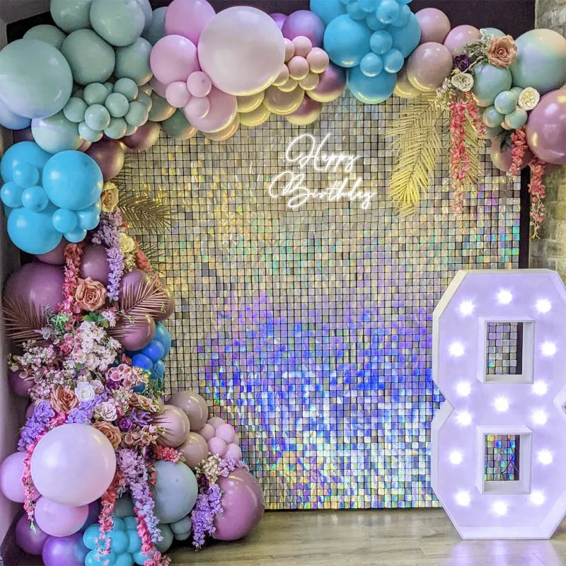 Panneau mural à paillettes installé pour un mariage élégant
