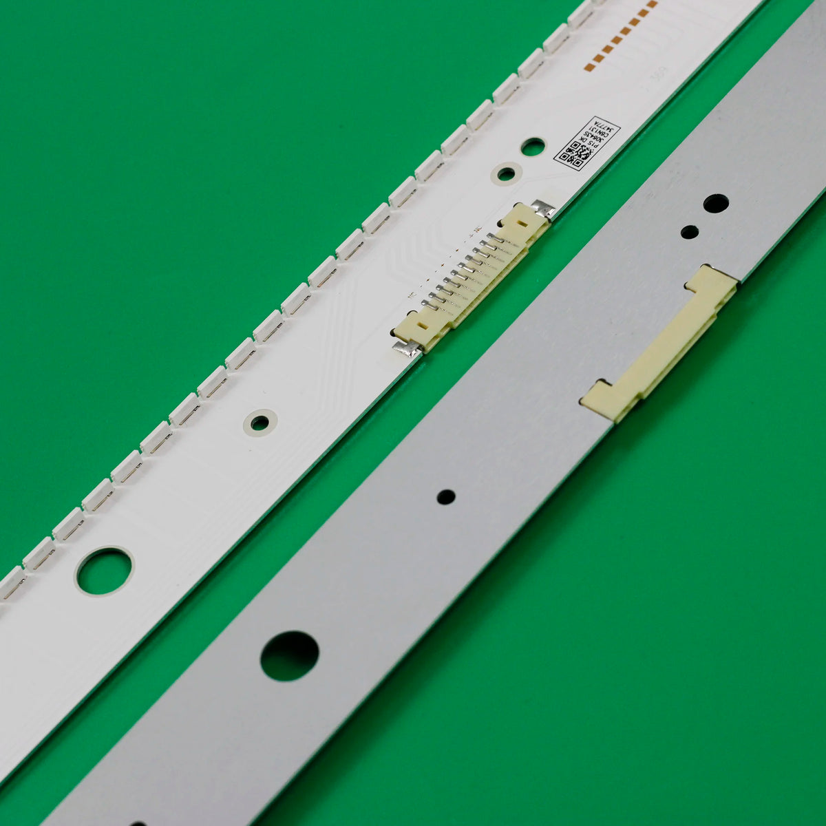 bande led blanc moderne clips accessoires technologiques industriels fixations techniques
