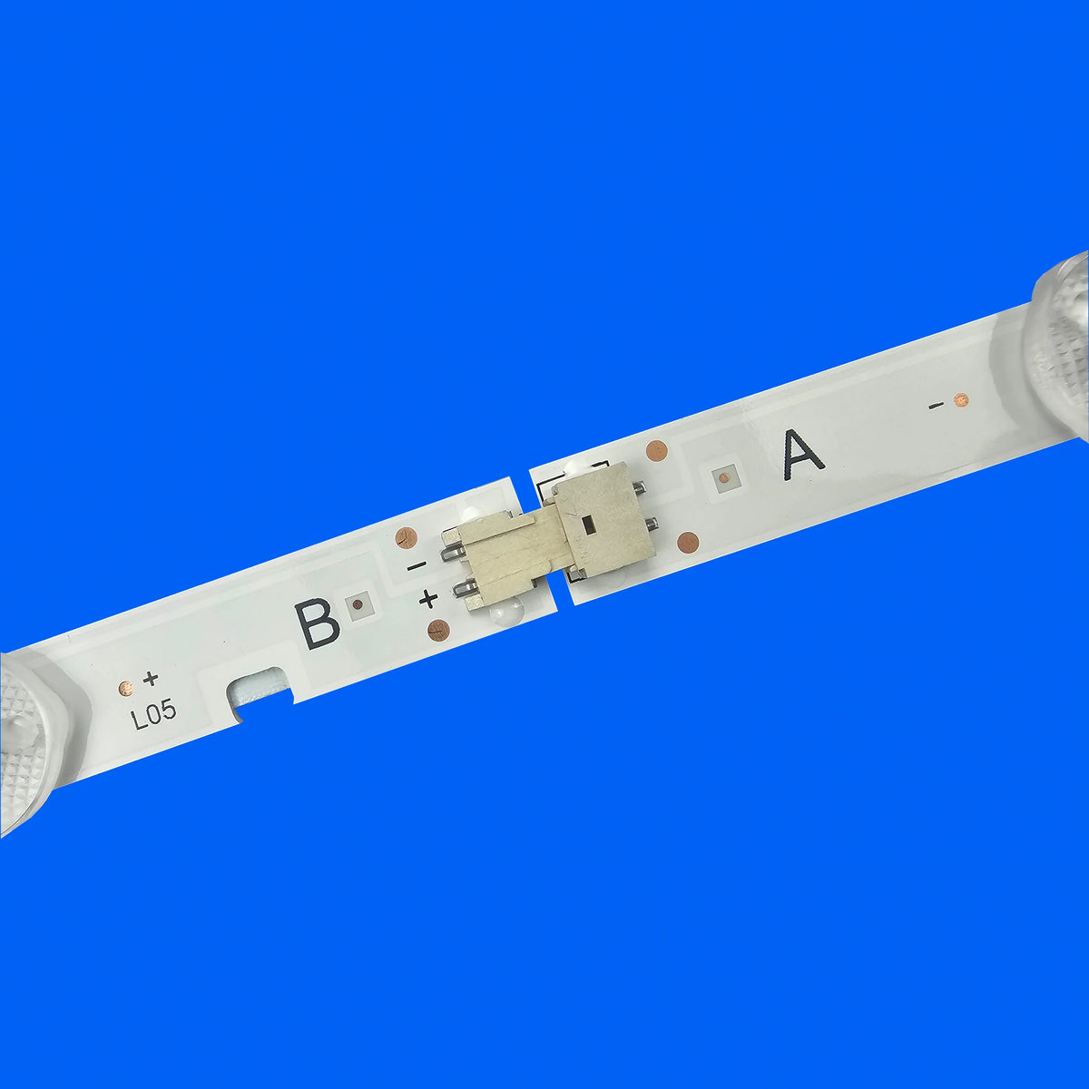 bande lumineuse led adhésive blanche moderne connecteur électrique opacité plat lisse télévision compatible
