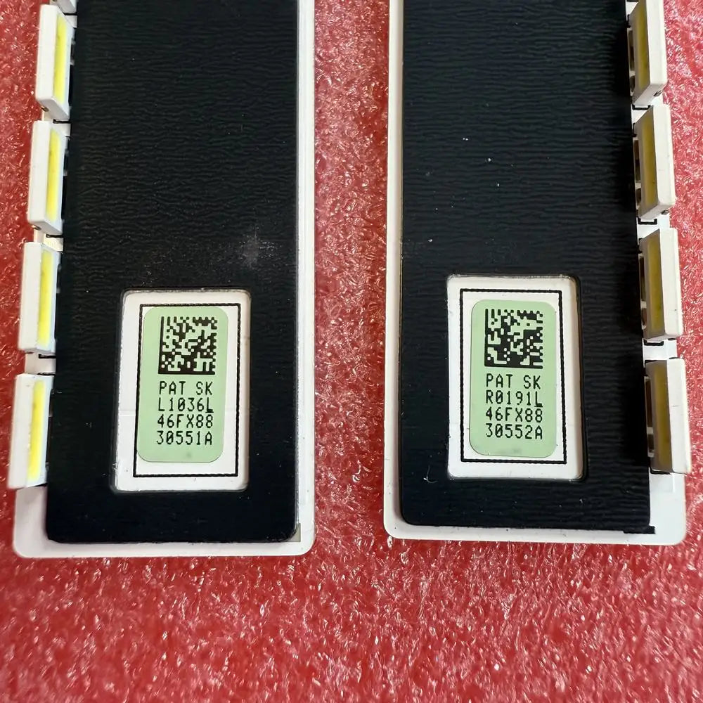 ruban led noir blanc moderne connecteurs électriques qr code numéros série