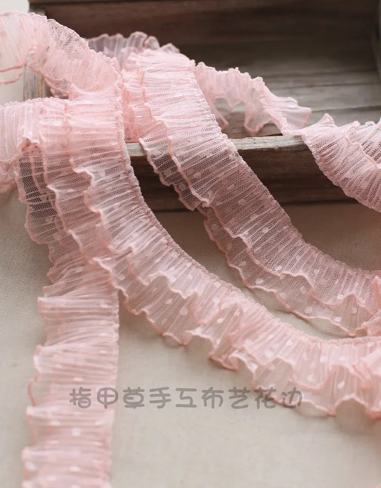 ruban plissé dentelle rose clair blanc mariage décoration élégante polyester texturé légèrement opaque