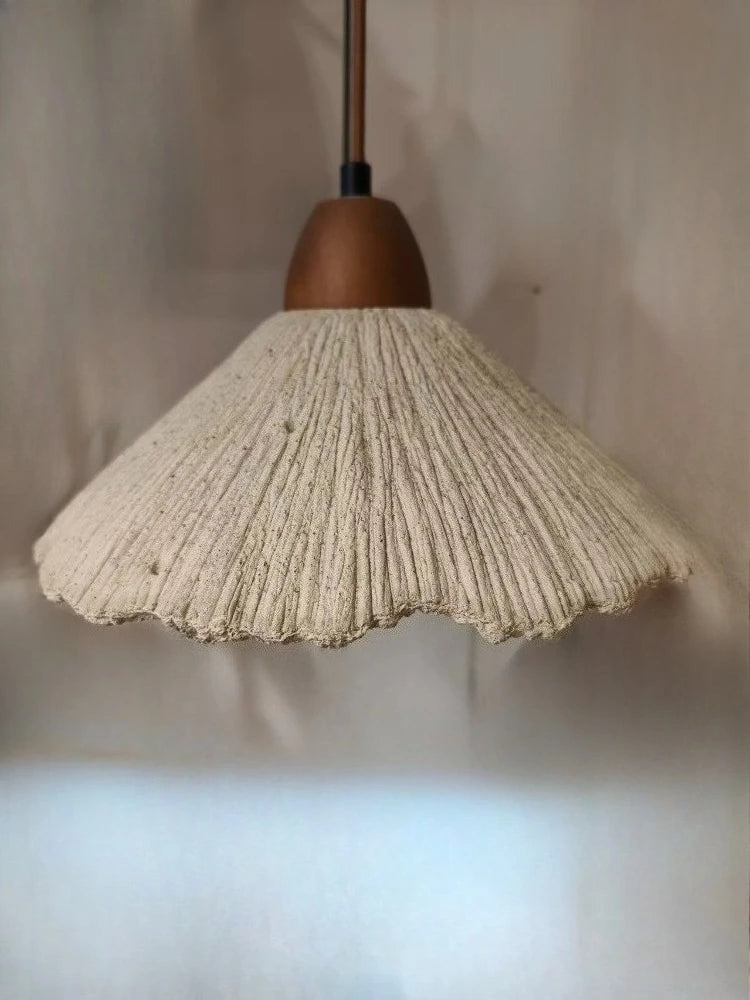 lampe suspendue marbre blanc cassé moderne rayures horizontales légèrement irrégulières