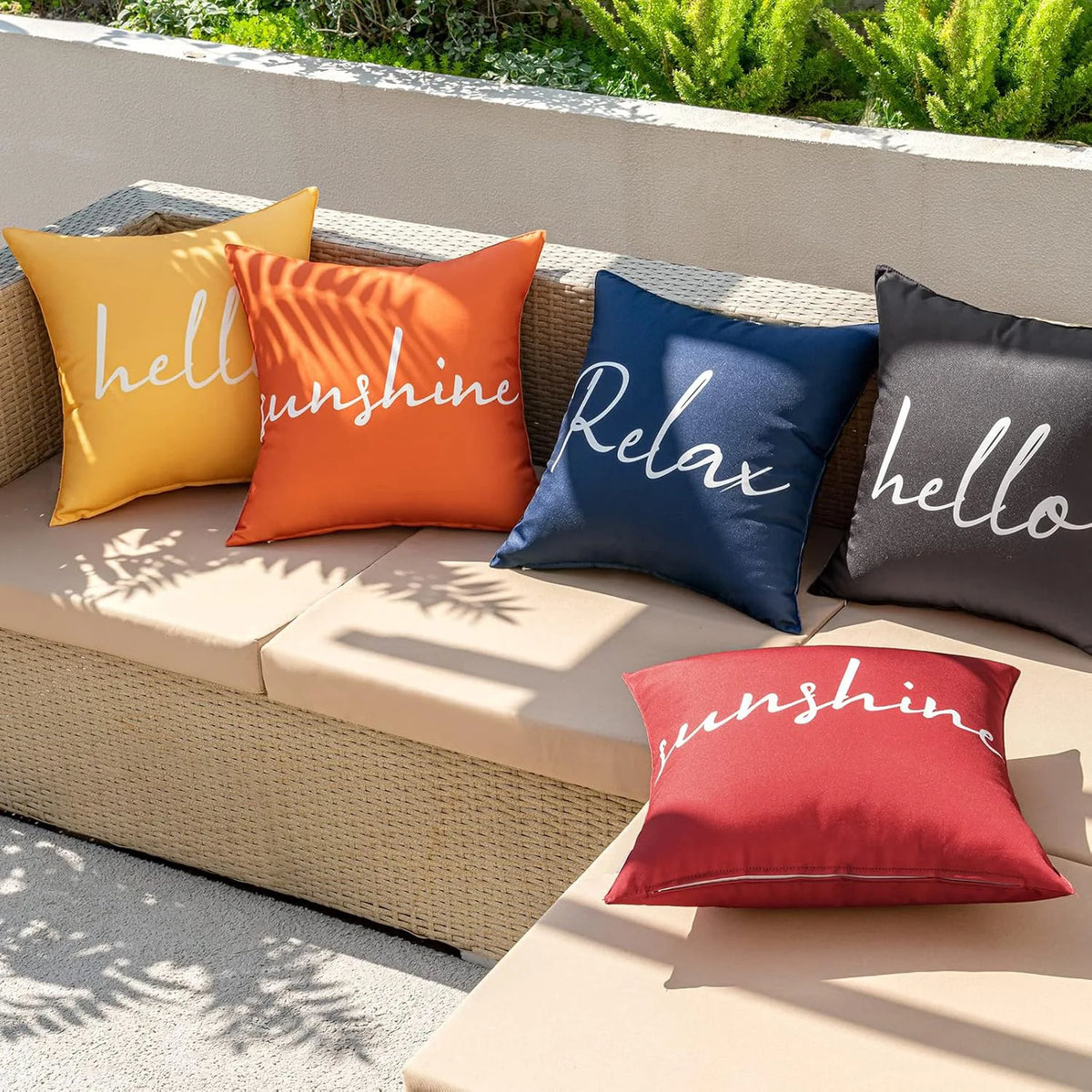taies d'oreiller décoratives moderne orange bleu marine lettres hello sunshine relax imperméables polyester casa