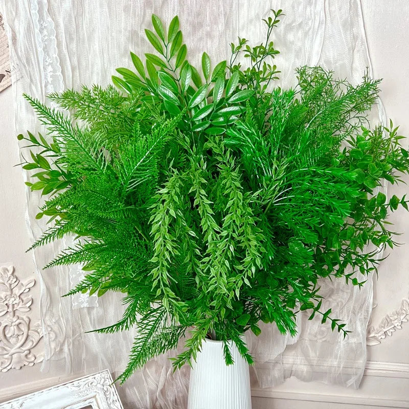 décoration intérieure plantes artificielles branches vertes feuilles pointues moderne décoration maison
