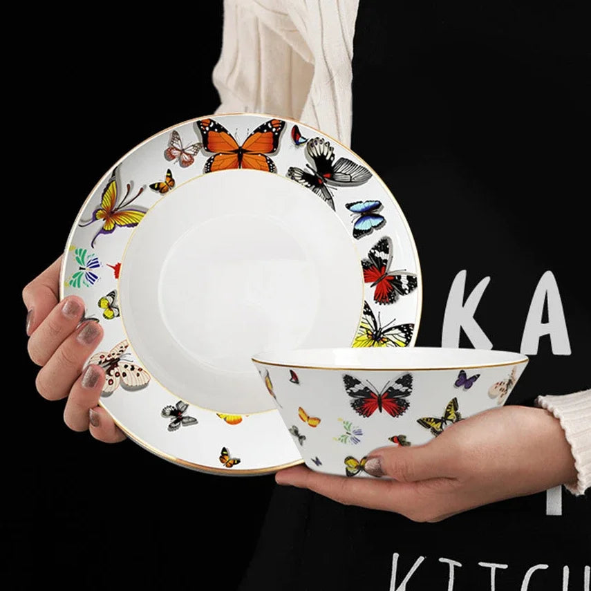 tasse assiette soucoupe motif papillons colorés os chinois élégante décoration thé blanc