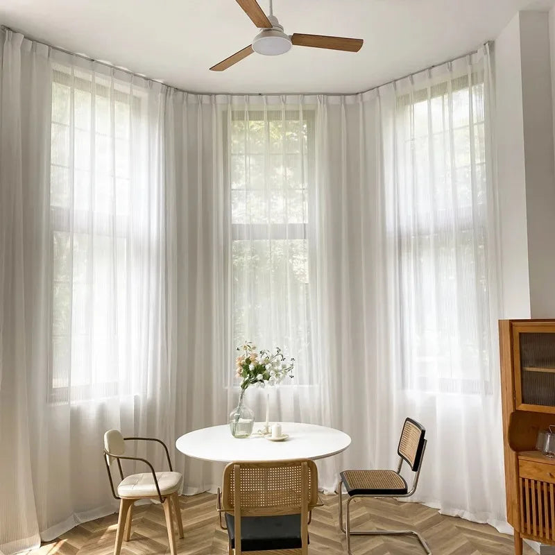 rideau blanc moderne transparent rayures verticales fenêtre salon maison chic