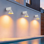 applique murale moderne conique argentée noire lumière led extérieure salle manger