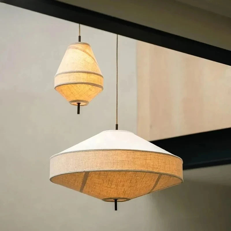 Suspension lumineuse moderne tissu toile lin beige gris clair minimaliste salon restaurant chambre