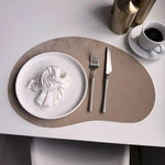 serviettes table velours géométriques moderne élégantes respectueuses environnement vert olive noir gris clair