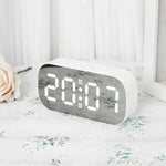 horloge numérique moderne blanc noir affichage température alarme boutons réglage led