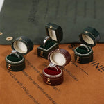 boîtes bijoux simili cuir classiques couleurs vert bordeaux rose anneaux mariage