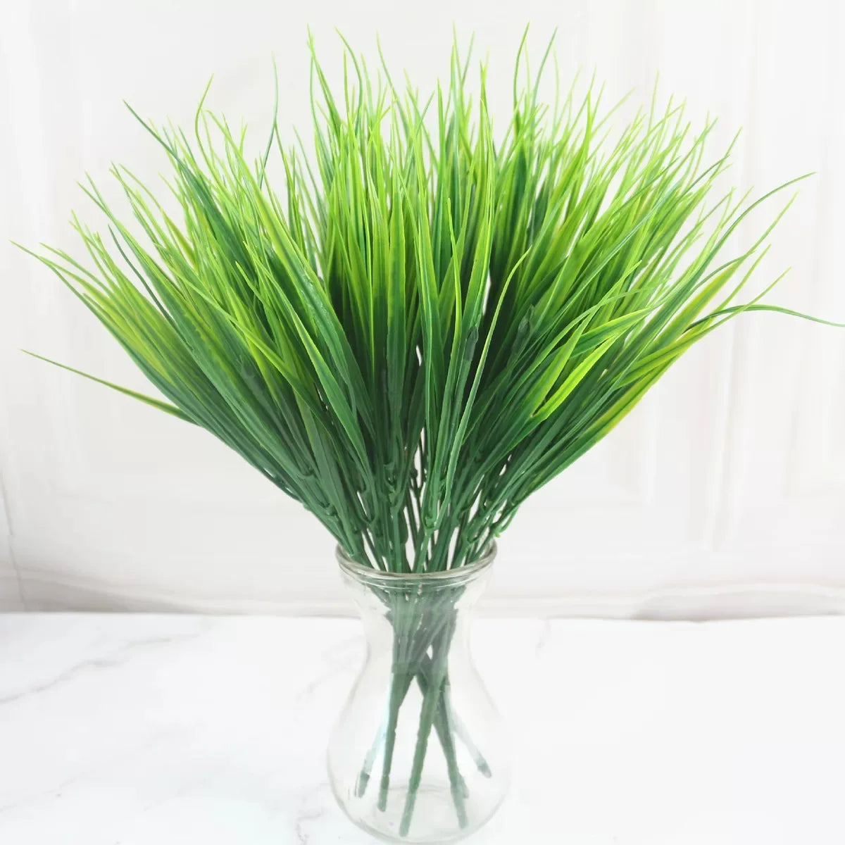 décoration extérieure bouquet artificiel fleurs simples feuilles vertes moderne blanc vert