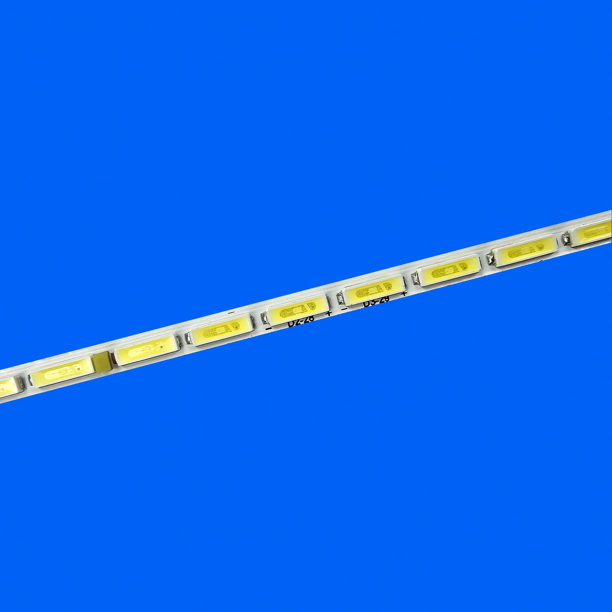 ruban led bleu jaune points lumineux espacés moderne connecteur éclairage intérieur technologie led fixations