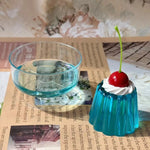 décoration anniversaire pots gel coloré crème fouettée cerises verre vintage transparent rose
