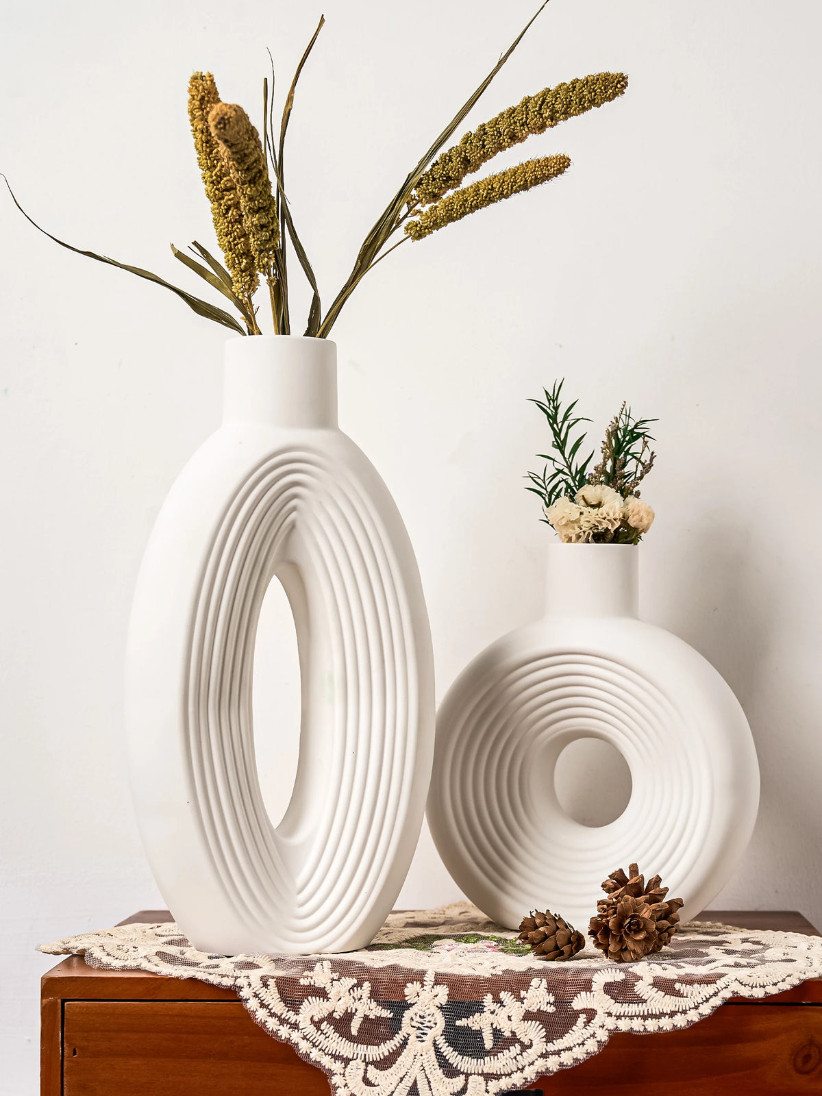 vases decoratifs silicone blanc texturé moderne minimaliste fleurs séchées roses herbes épis blébranches vertes