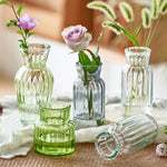 vases verre transparents texturés lignes verticales horizontales motifs petits bosses