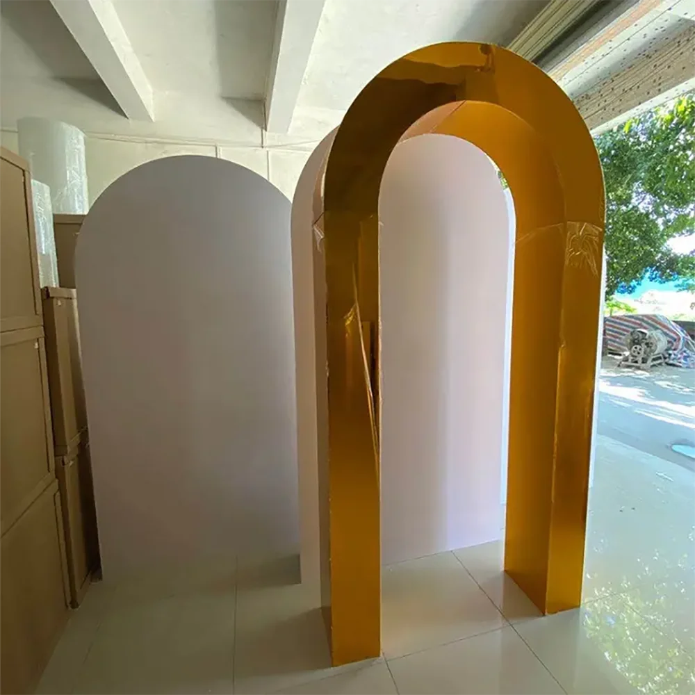 panneau porte jardin bleu rose doré rayures verticales modernes cubes lettres baby événement mariage