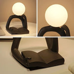 décoration moderne sculpture résine LED noir blanc lisse minimaliste table chambre
