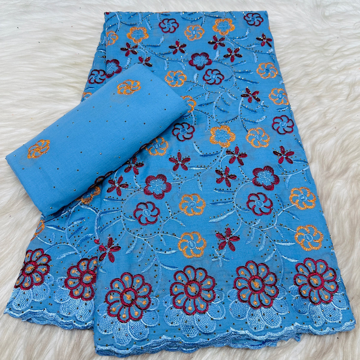 tissu dentelle coton brodé fleurs motif broderie africaine voile suisse vêtement élégant