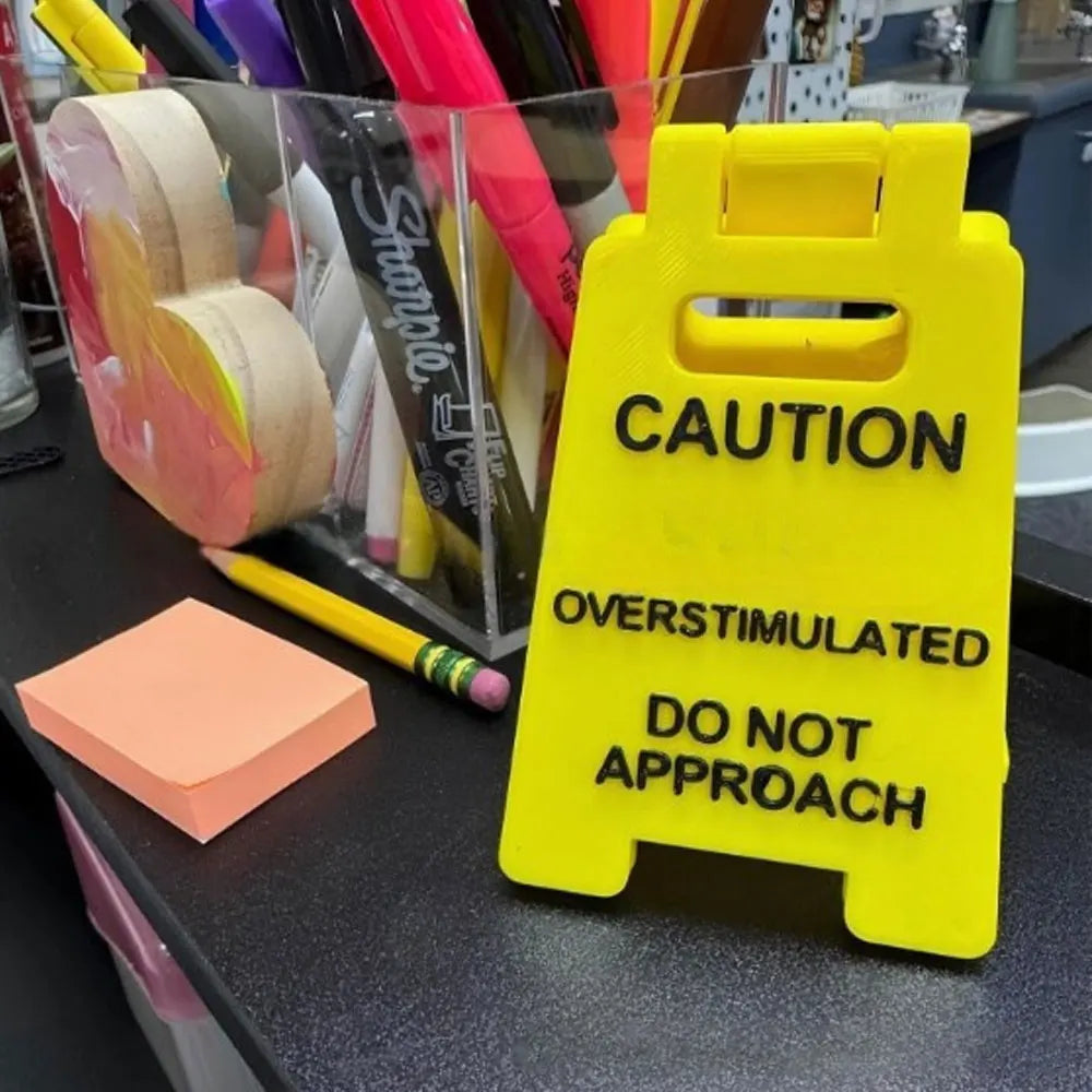 panneau signalisation caution overstimated do not approach classique jaune texte relief