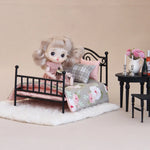 lit miniature fer blanc ensemble literie motifs floraux shabby chic canopée oreillers couette petite