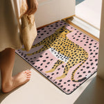 tapis léopard rose clair moderne graphique résistant décoloration imperméable intérieur chambre salon