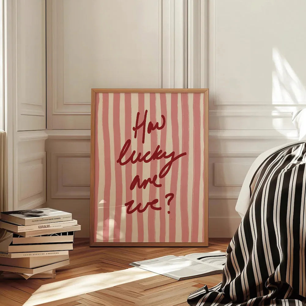 affiche moderne rayures horizontales rose clair blanc cadre aluminium salon chambre decoration maison