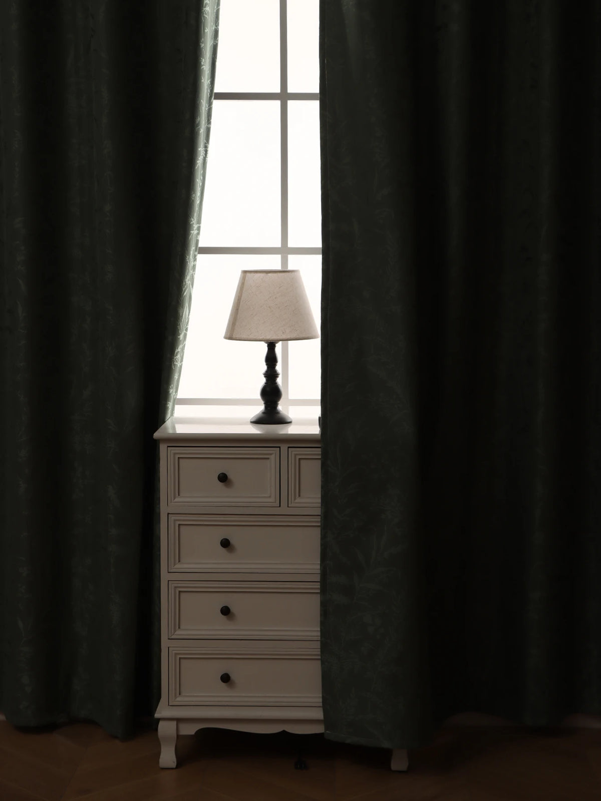 rideau vert olive motif végétal opacité moderne anneau métallique bordure décorative salon chambre coucher