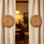 boucles rideau tissage rotin beige moderne fixations vis bouchons blancs dorées