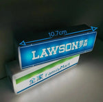 panneau lumineux moderne aimanté clips vert bleu blanc logos enseignes family mart lawson station