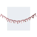 guirlande décoration chambre enfant rose pâle blanc beige dentelle satin romantique occasion fête