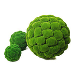 décoration extérieure boules mousse artificielle herbe naturelle accrochées vert texture