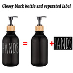 distributeur savon liquide cuisine pompe bois bouteille blanche noire vaisselle mains pot verre