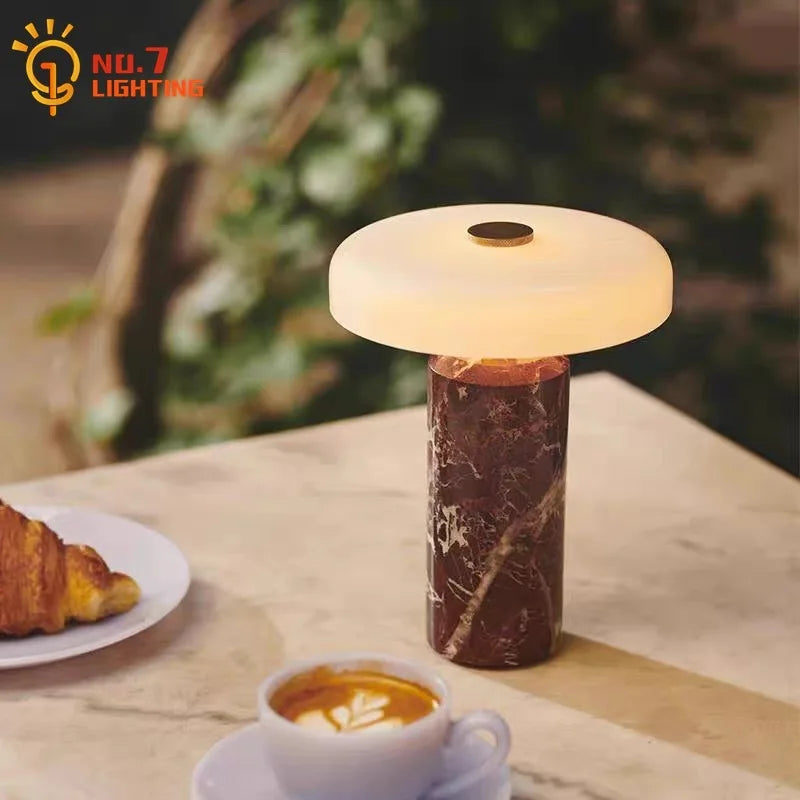 lampe table moderne led rechargeable blanc marron doré veines texture opale minimaliste