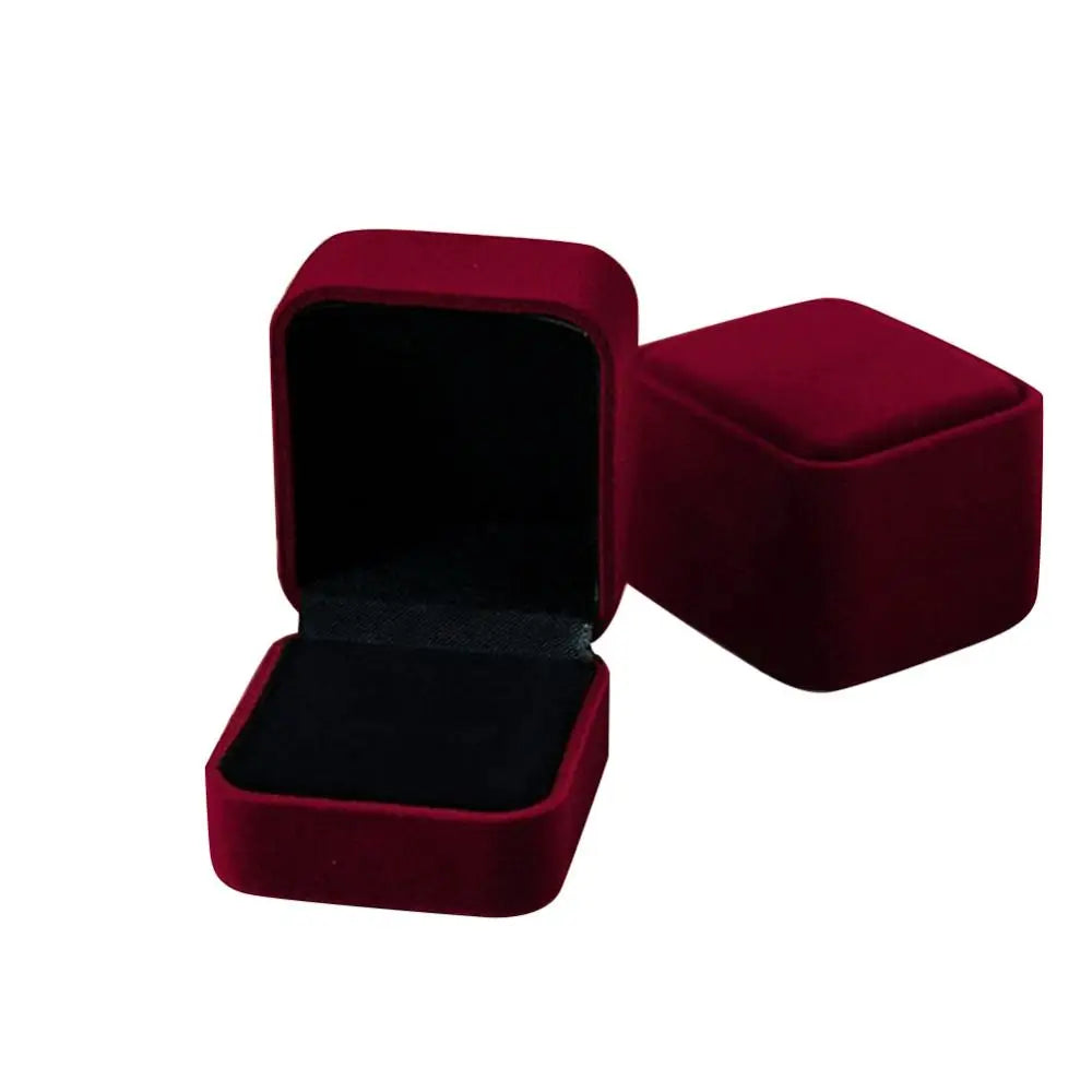 boîtes bijoux velours rouge beige gris classique opaques rangement bague anneau oreilles