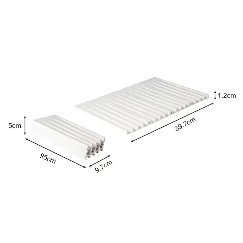 tapis drainage pliable gris rayures horizontales moderne vaisselle séchage antidérapant transparent assiettes cuillères fourchettes