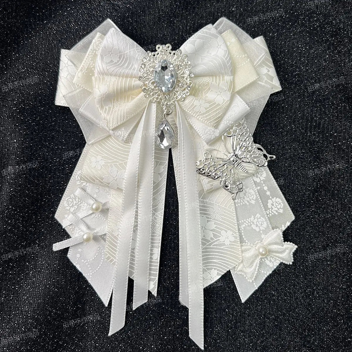 épinglette cheveux bleu clair rose pâle vert pastel papillon strass élégante occasion fête anniversaire