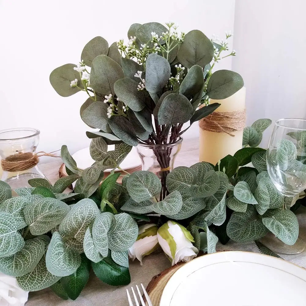 bouquet artificiel feuilles eucalyptus vert blanc moderne minimaliste extérieur mariage décoration table exposition festive