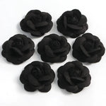décoration intérieure artificielle roses soie détaillées blanc beige rose pâle noir opaques