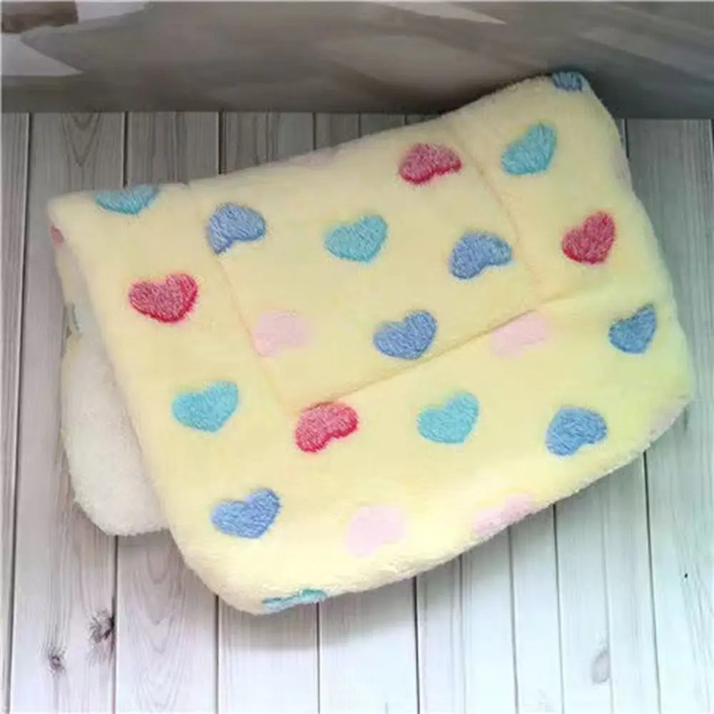 lit confortable chat chien coussin doux motif pattes os couleur pastel