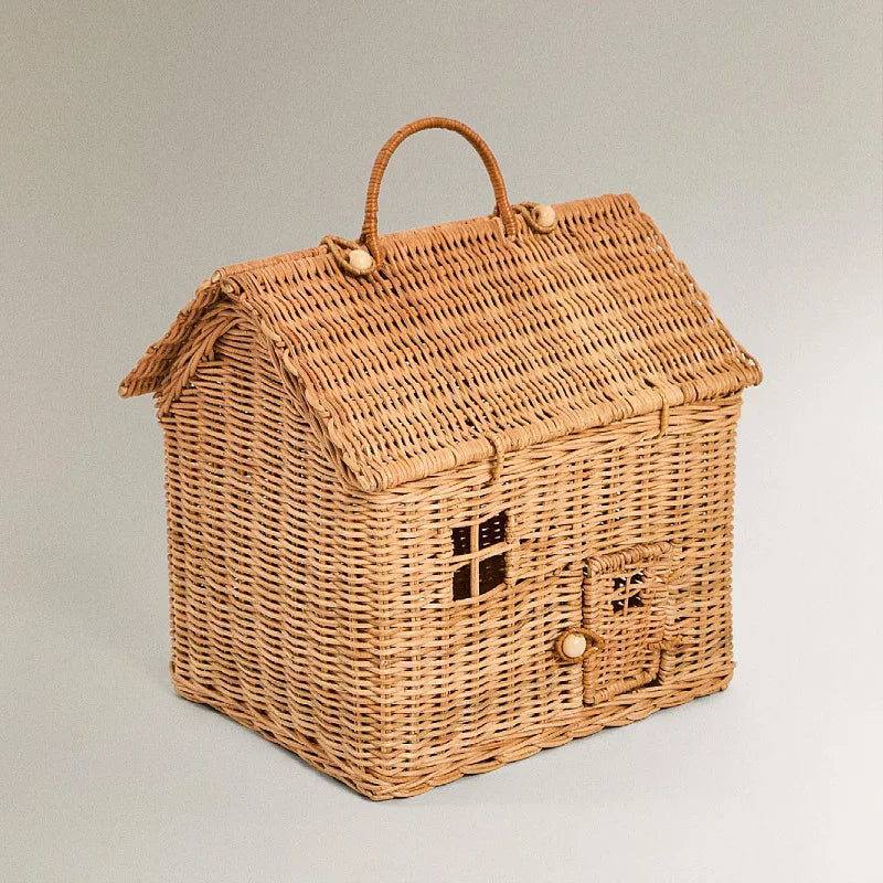 panier osier tressé naturel rustique poignées artisanal enfantine maisonnette porte fenêtre