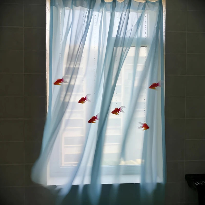 rideaux transparents bleus poissons rouges décoratifs tissu léger plissé fantaisiste chambre coucher
