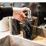 distributeur savon liquide marbre moderne noir blanc gris élégant salle bain