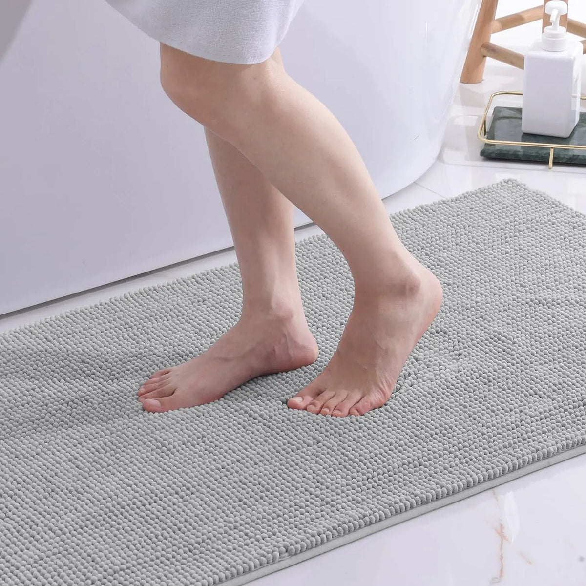 tapis bain microfibre gris clair moderne antidérapant absorbant large salon chambre