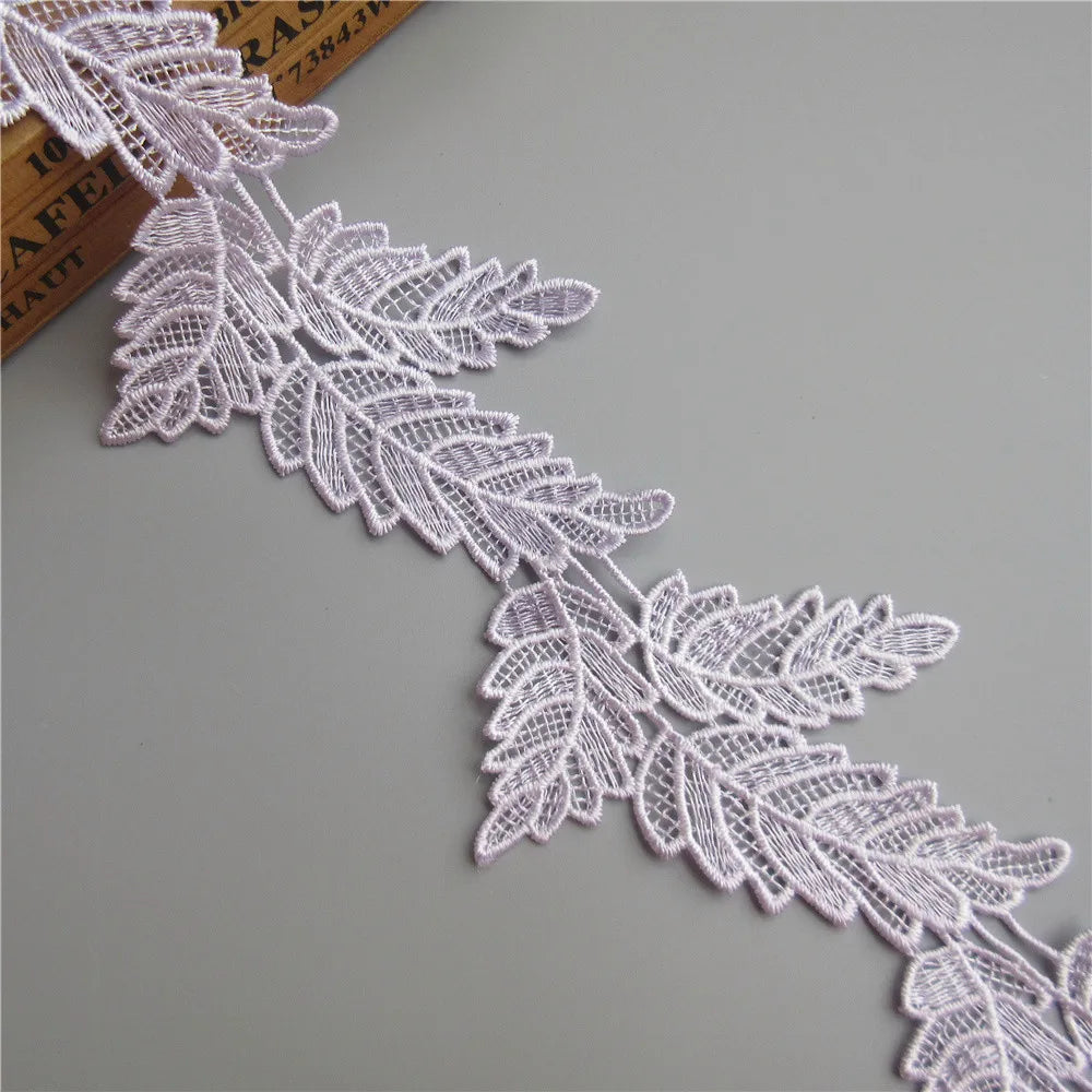 ruban dentelle polyester feuilles stylisées blanc noir vert rose or classique élégant soluble écologique
