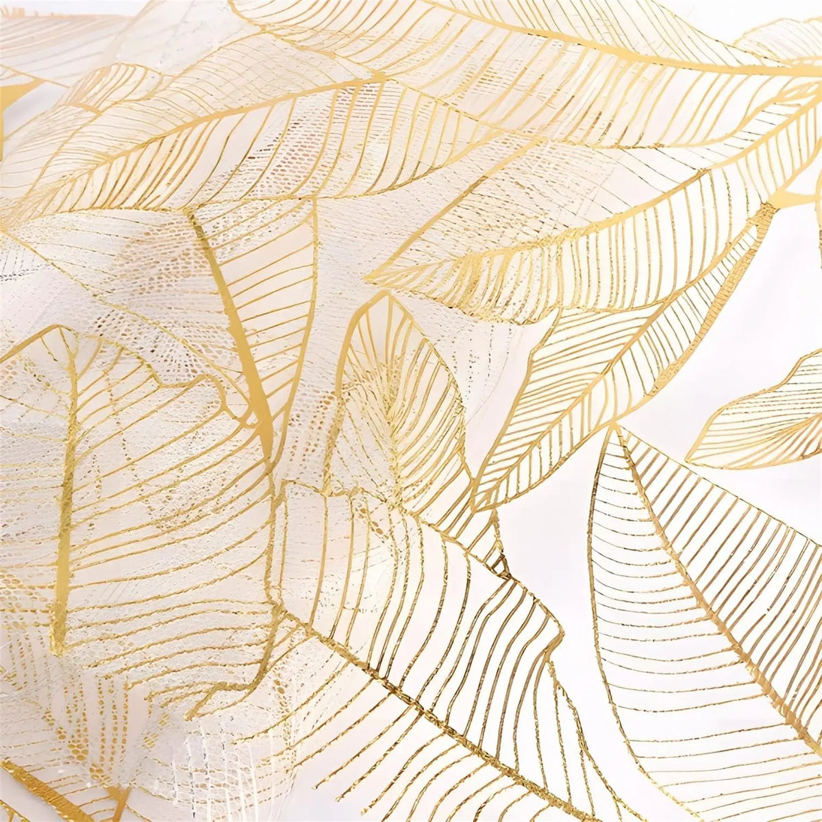 nappe moderne élégante feuilles dorées blanc décoration table serviettes assiettes verres