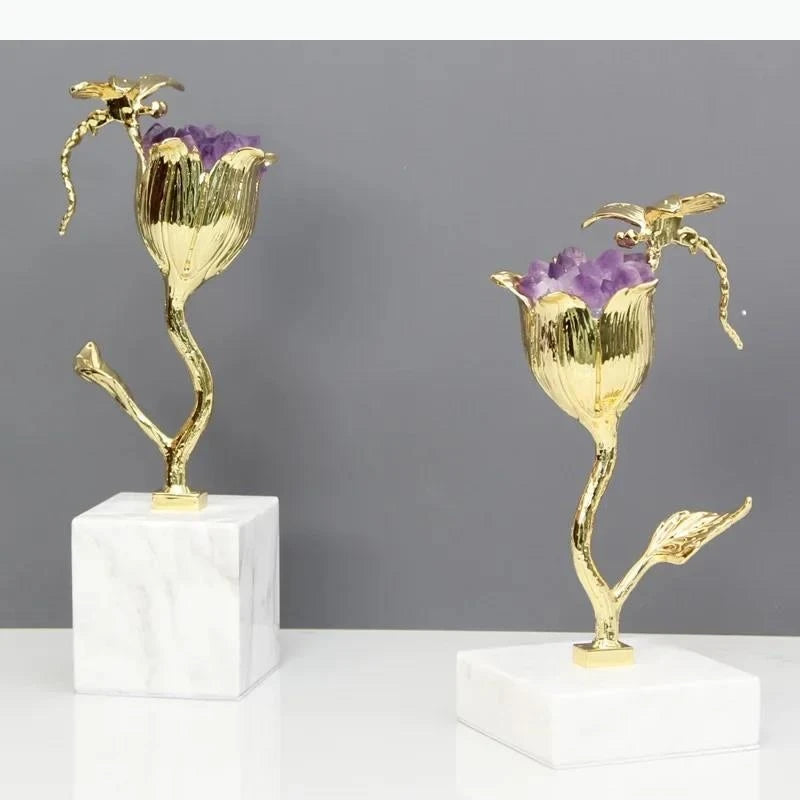 décoration moderne sculpture fleur dorée pierre violette socle marbre élégante maison ornements esthétiques