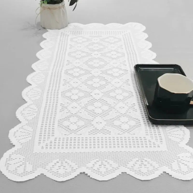 nappe dentelle blanche motif floral géométrique transparent table salle mangerextérieur restaurant mariage fêtes