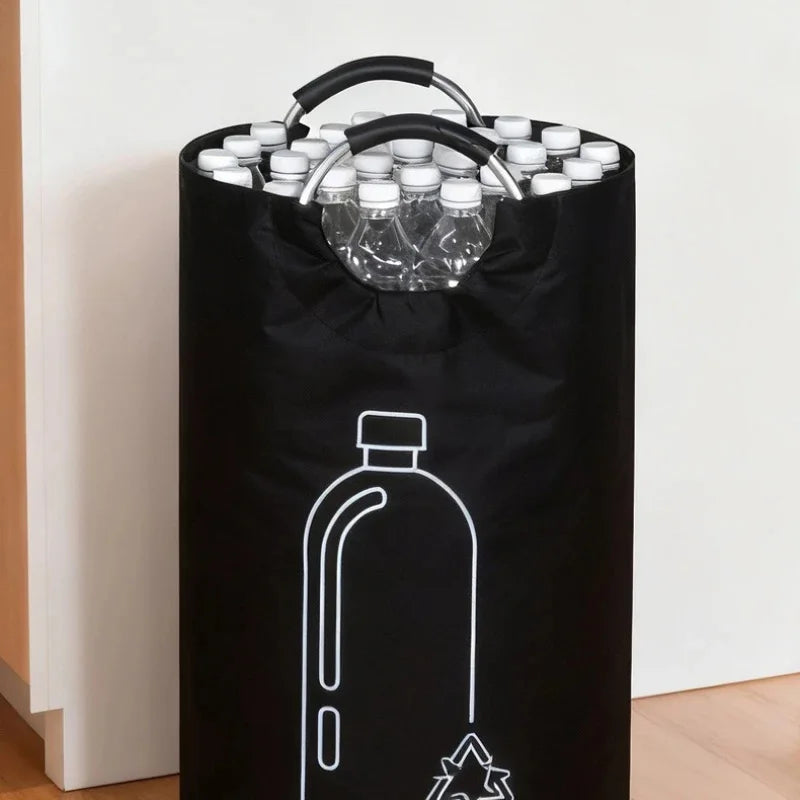 sac poubelle pliable noir blanc recyclage bouteille plastique anse métal moderne minimaliste linge bouteilles